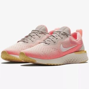 Nike Women's Odyssey React Running Shoes, Desert Sand‎ / Atomic Pink